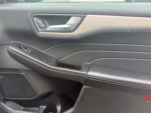 Used 2021 Ford Escape SEL w/ Technology Package AWD/4WD image 19