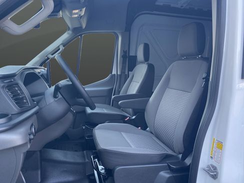 New 2026 Ford Transit 250 148 Medium Roof RWD image 4
