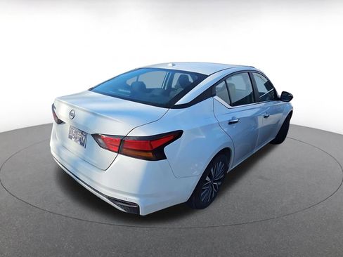 Used 2025 Nissan Altima 2.5 SV image 6