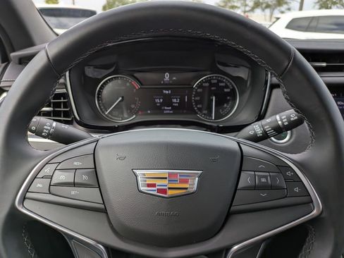Certified 2025 Cadillac XT5 Luxury image 32