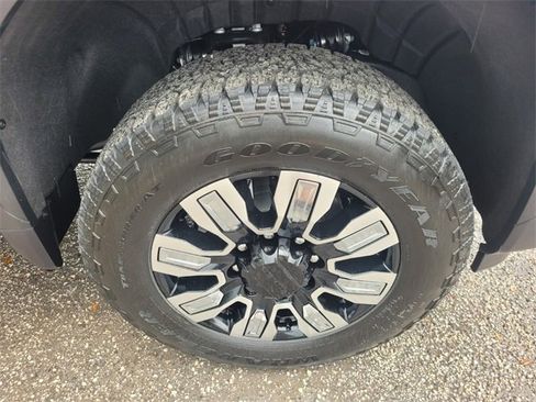 New 2025 GMC Sierra 2500 Denali w/ Denali Reserve Package image 21