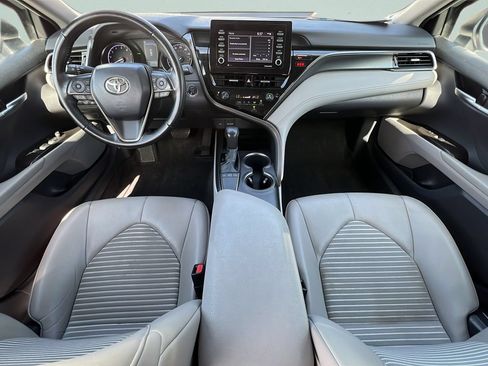 Used 2022 Toyota Camry SE w/ Convenience Package FWD image 10