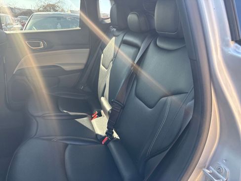 Used 2025 Jeep Compass Limited image 39