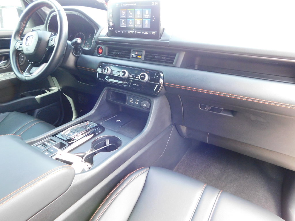 Used 2025 Honda Pilot TrailSport image 20