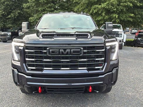 Used 2024 GMC Sierra 2500 AT4 w/ AT4 Premium Plus Package AWD/4WD image 2