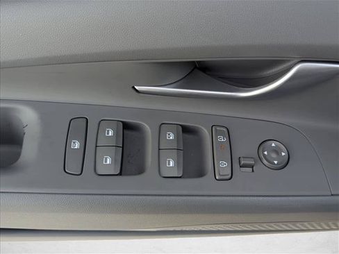 Used 2025 Hyundai Elantra Sport FWD image 8