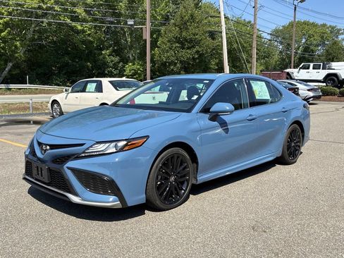 Used 2024 Toyota Camry XSE FWD image 3