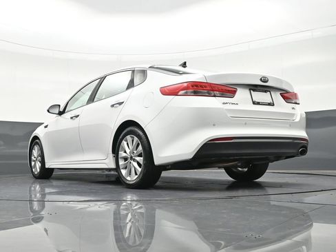 Used 2016 Kia Optima EX w/ Premium Package FWD image 26