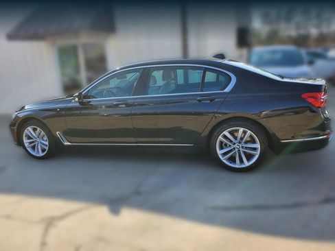 Used 2018 BMW 750i xDrive image 7