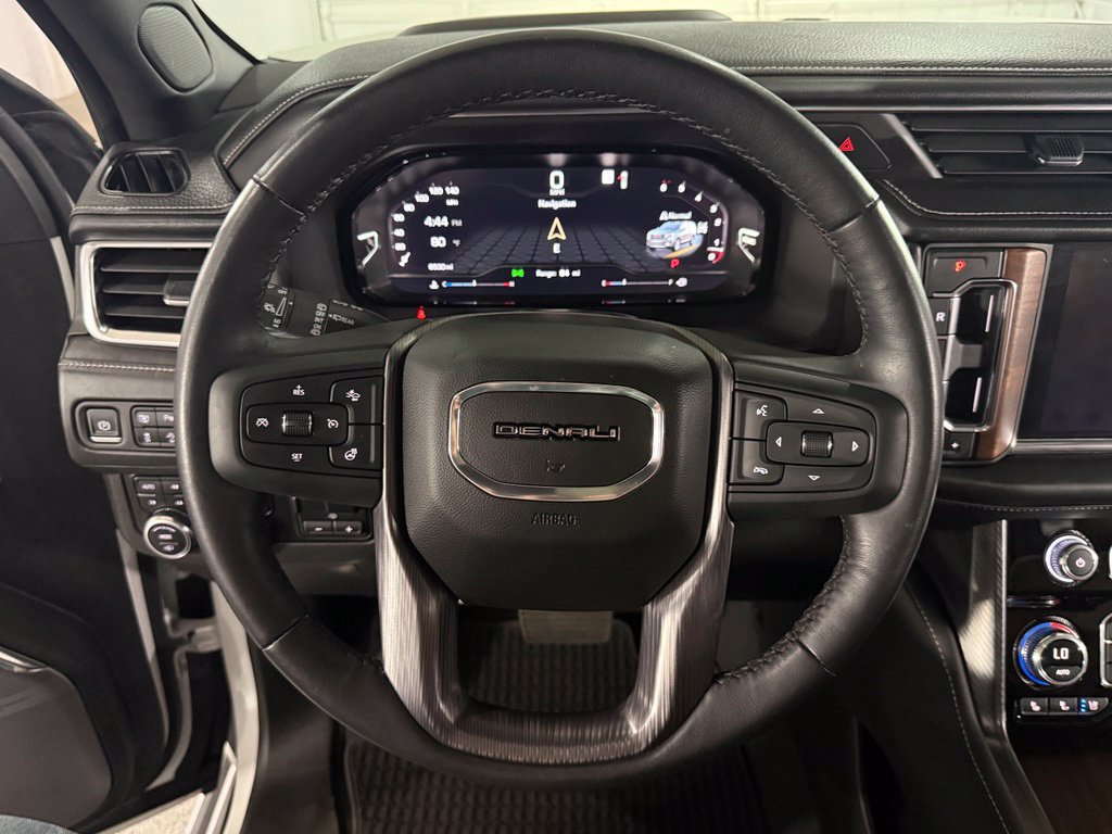 Used 2023 GMC Yukon Denali Ultimate AWD/4WD image 32