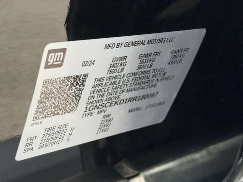 Used 2024 Chevrolet Suburban RST image 33