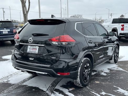 Used 2017 Nissan Rogue S image 4