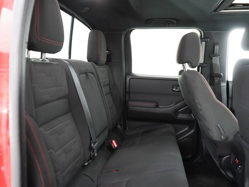 Used 2022 Nissan Frontier PRO-4X AWD/4WD image 12