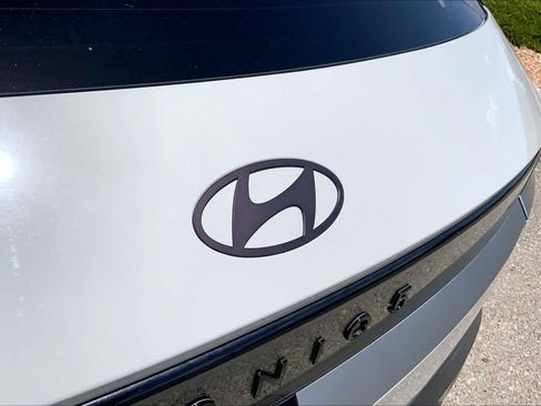 Used 2024 Hyundai Ioniq 5 SE RWD image 8