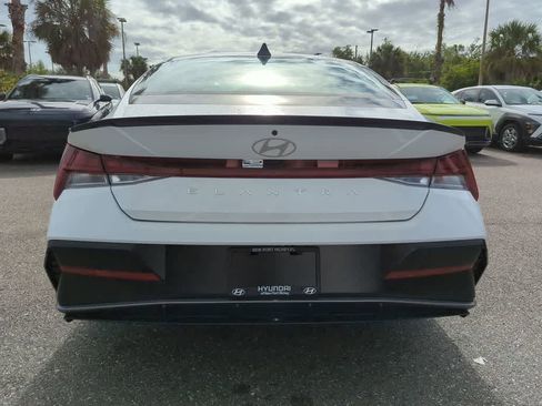 New 2026 Hyundai Elantra SEL Sport FWD image 6