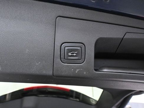 Used 2017 Cadillac XT5 Luxury image 44