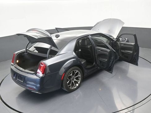 Used 2018 Chrysler 300 S w/ 300S Premium Group RWD image 69