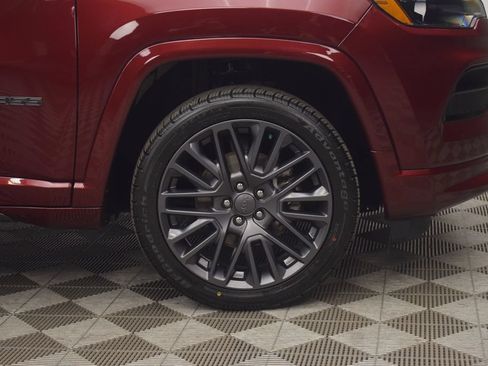 Used 2022 Jeep Compass High Altitude AWD/4WD image 32
