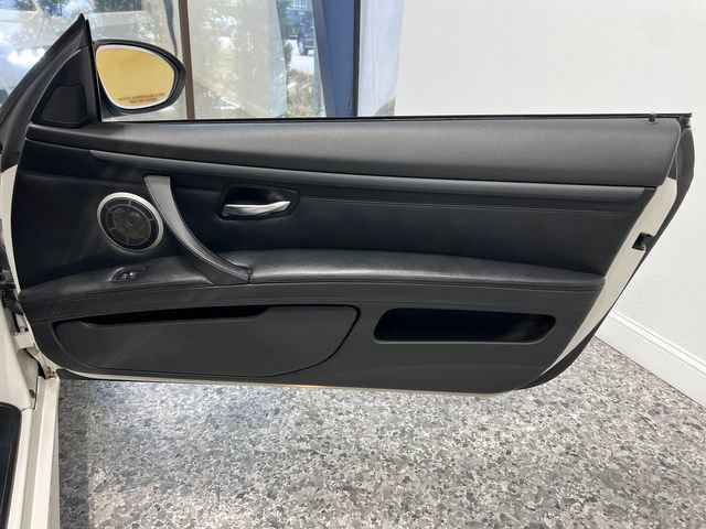 Used 2010 BMW M3 Convertible RWD image 29