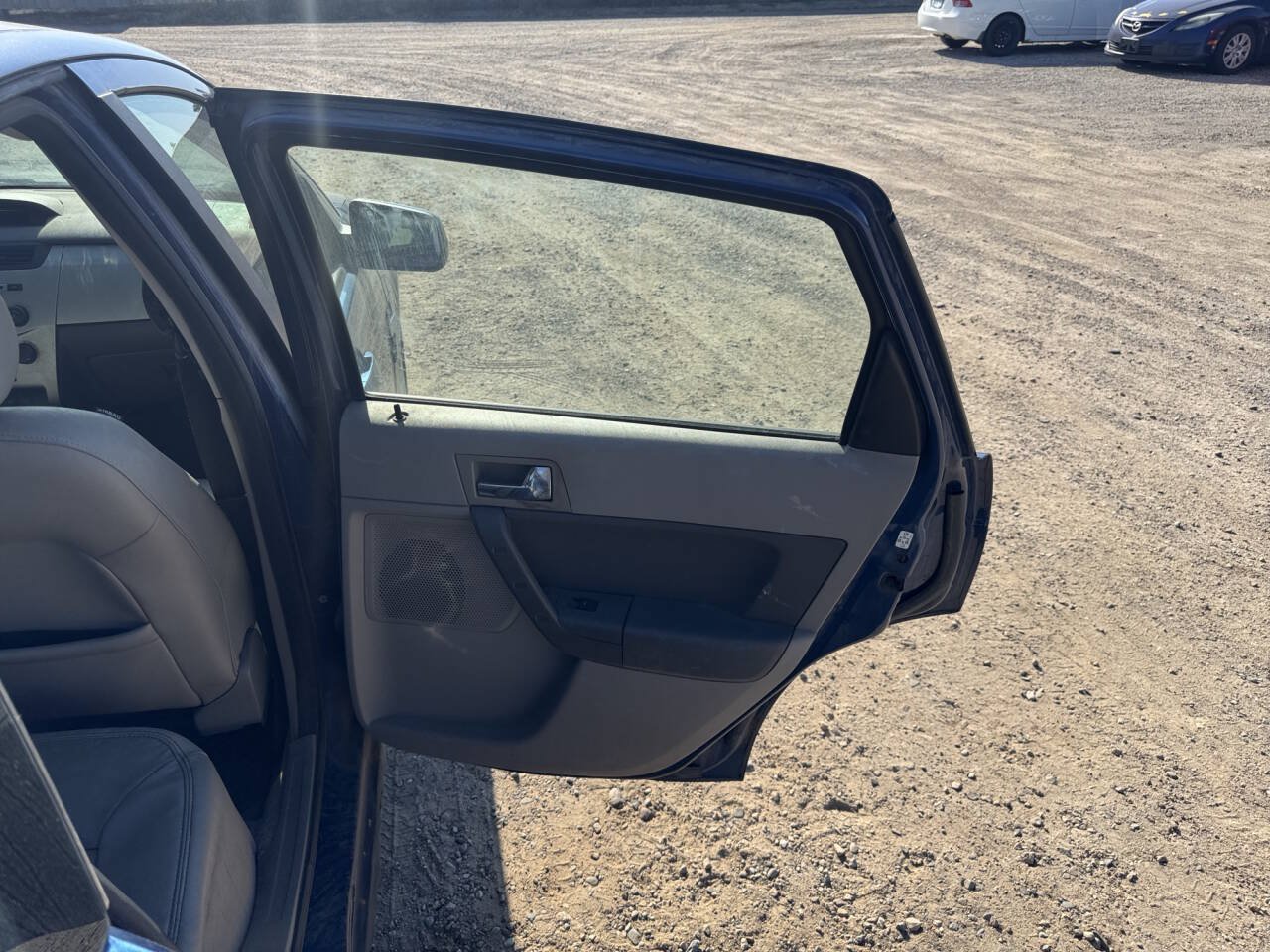 Used 2008 Ford Focus SES FWD image 27