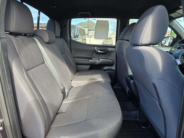 Used 2018 Toyota Tacoma TRD Off-Road AWD/4WD image 12