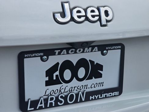 Used 2024 Jeep Compass Limited image 17