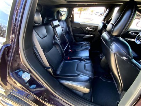 Used 2021 Jeep Cherokee Latitude Lux 80th Anniv w/ Quick Order Package 26U 80TH FWD image 19
