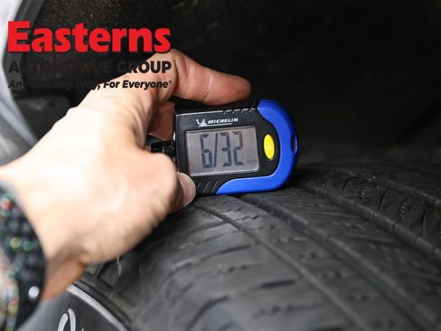 Used 2024 Chevrolet Suburban LT image 30