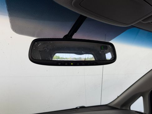 Used 2014 Toyota Sienna XLE image 18