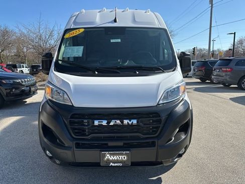 Used 2025 RAM ProMaster 2500 w/ Convenience Group FWD image 3