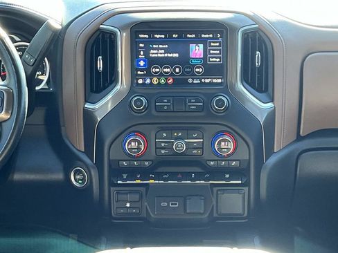 Used 2020 Chevrolet Silverado 3500 High Country image 15