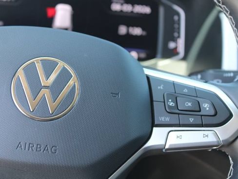 Used 2022 Volkswagen Atlas SE FWD image 17