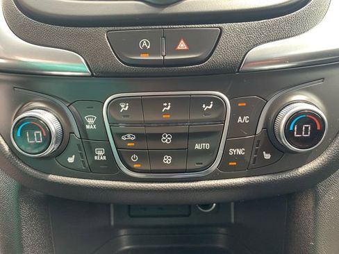 Used 2022 Chevrolet Equinox LT image 36