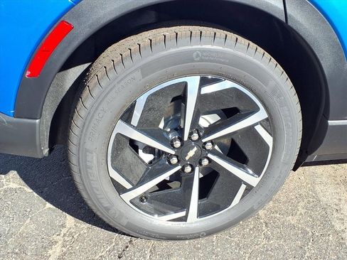 New 2026 Chevrolet Equinox EV LT image 4