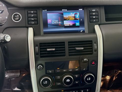 Used 2019 Land Rover Discovery Sport HSE AWD/4WD image 18