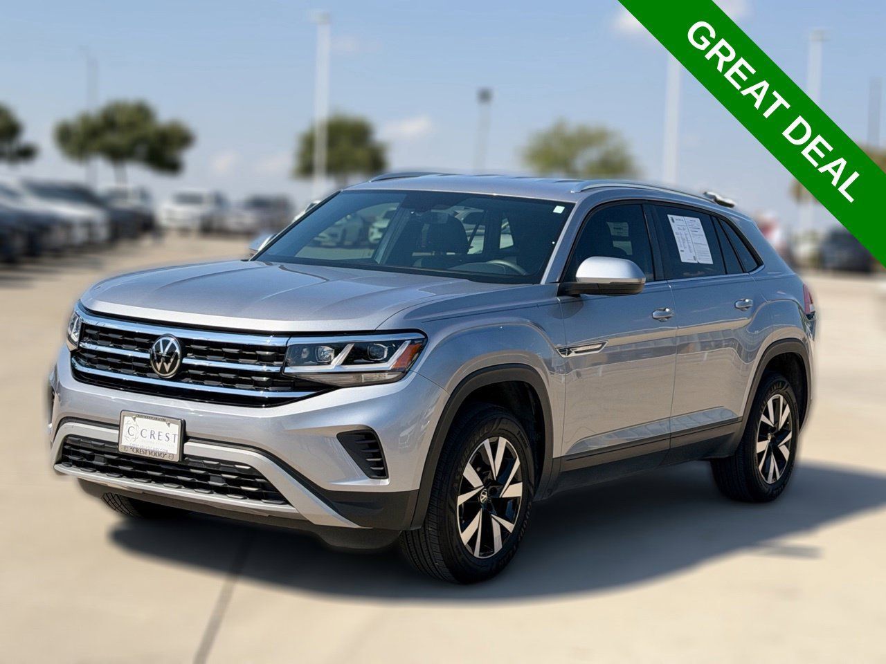Used 2023 Volkswagen Atlas Cross Sport SE FWD image 2