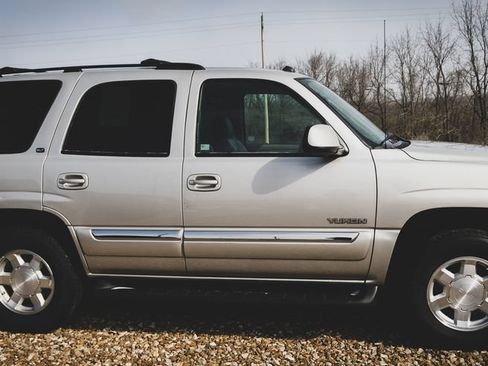 Used 2004 GMC Yukon SLT w/ 1SD Preferred Equipment Group AWD/4WD image 26
