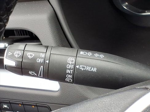 Used 2023 GMC Yukon SLE image 23