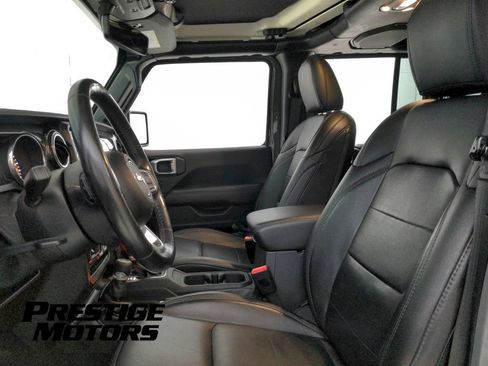 Used 2020 Jeep Wrangler Unlimited Sahara AWD/4WD image 14