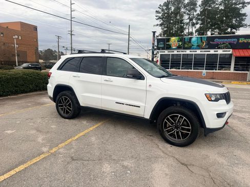 Used 2019 Jeep Grand Cherokee Trailhawk image 9