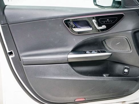 Used 2025 Mercedes-Benz C 300 Sedan image 19