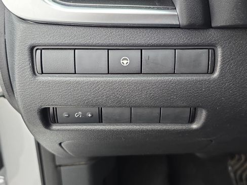 Used 2022 Nissan Rogue SV FWD image 23
