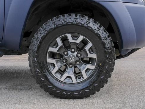 Used 2005 Toyota Tacoma PreRunner RWD image 5