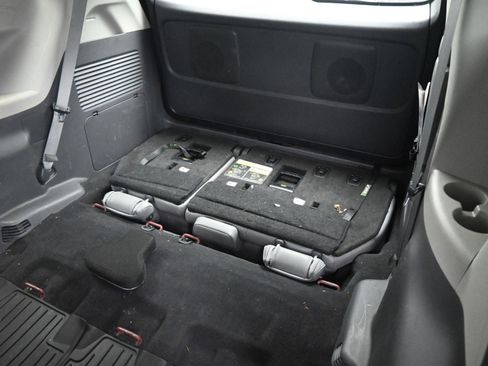 Certified 2023 Toyota Sienna XLE FWD image 35