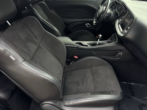 Used 2022 Dodge Challenger R/T w/ Plus Package image 20