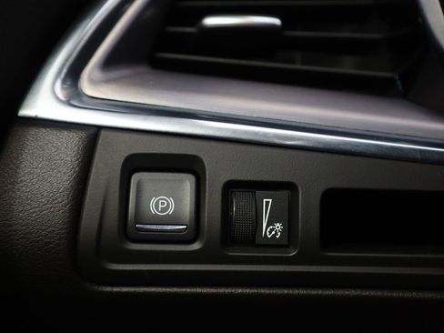 Used 2019 Cadillac XT5 Luxury FWD image 36