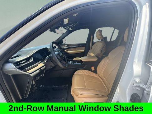 Used 2023 Jeep Grand Cherokee Summit w/ Adv Protech Group IV AWD/4WD image 18