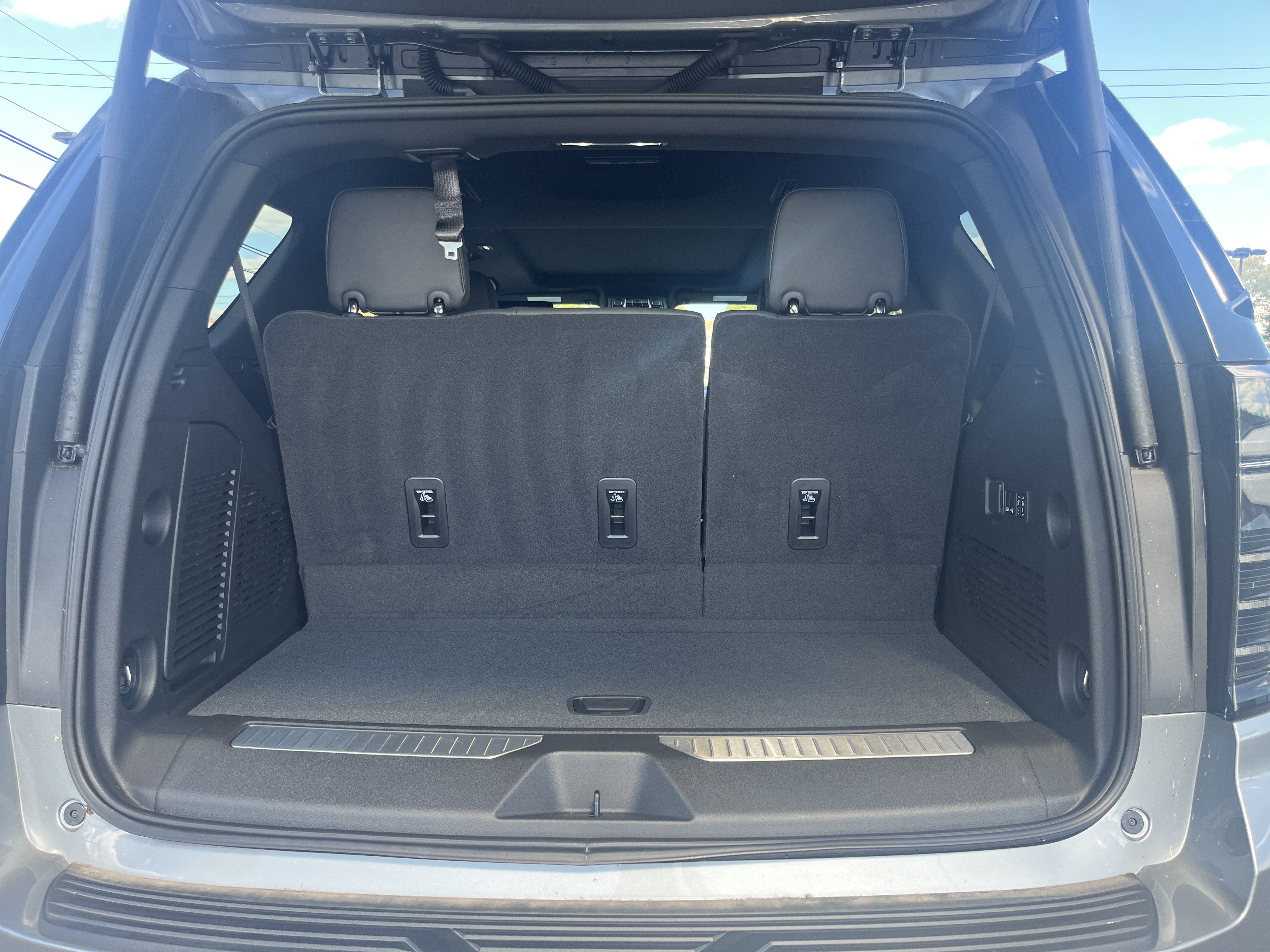 New 2026 Chevrolet Tahoe High Country AWD/4WD image 17