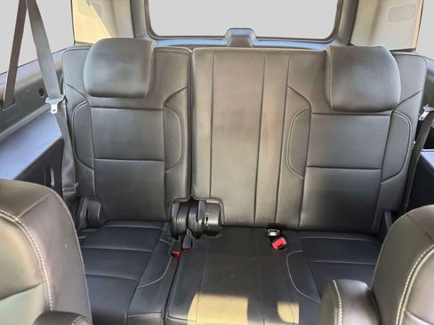 Used 2019 Chevrolet Suburban Premier AWD/4WD image 11
