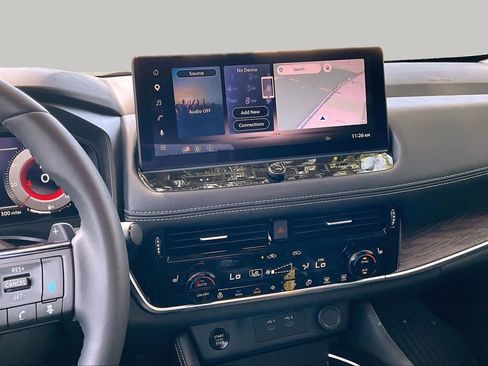 Used 2024 Nissan Rogue Platinum w/ Platinum Premium Package FWD image 7